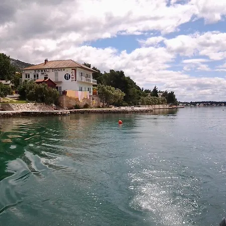 Gostinjska kuća Ante Tribanj-Kruscica